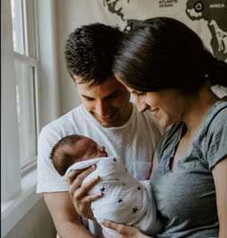 Social media’s “perfect parenting” pressure weighs on young parents